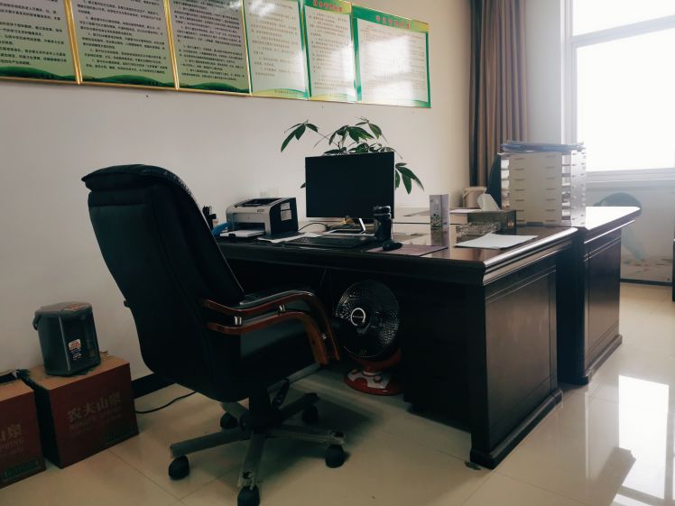 辦公環(huán)境1.jpg